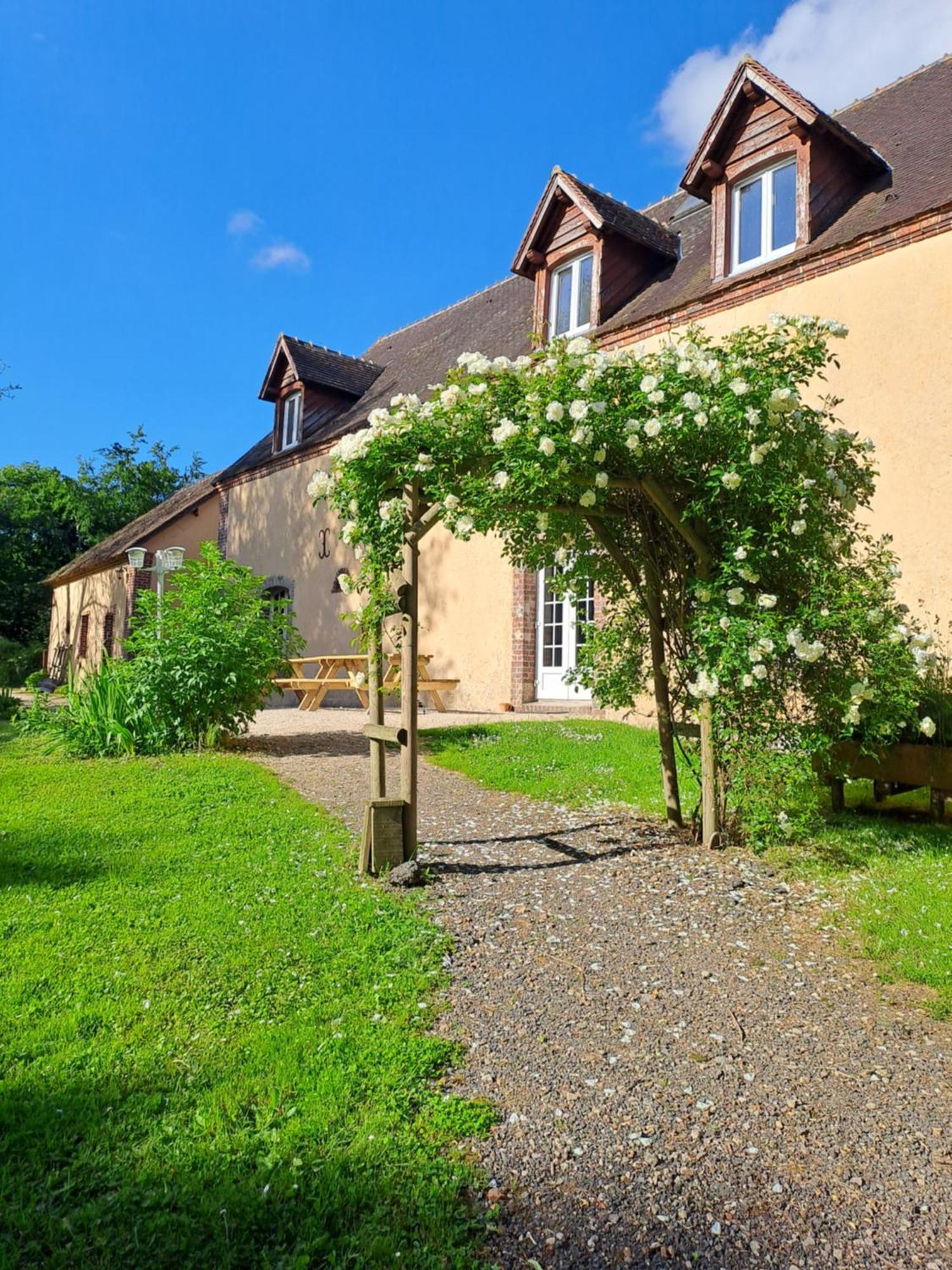 Gite Des Etangs De Beaulieu Le Plessis-Dorin Exterior photo